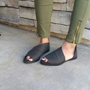 Shoes - 🎉 Last Sz 6 🎉 Peep Toe Ankle Cut Out Flats Shoes - 🎉 Last Sz 6 🎉 Peep Toe Ankle Cut Out Flats
